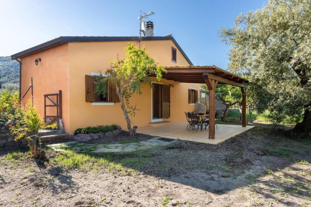 A Charming Country Cottage + Bikes And Kayaks Bosa Exterior photo