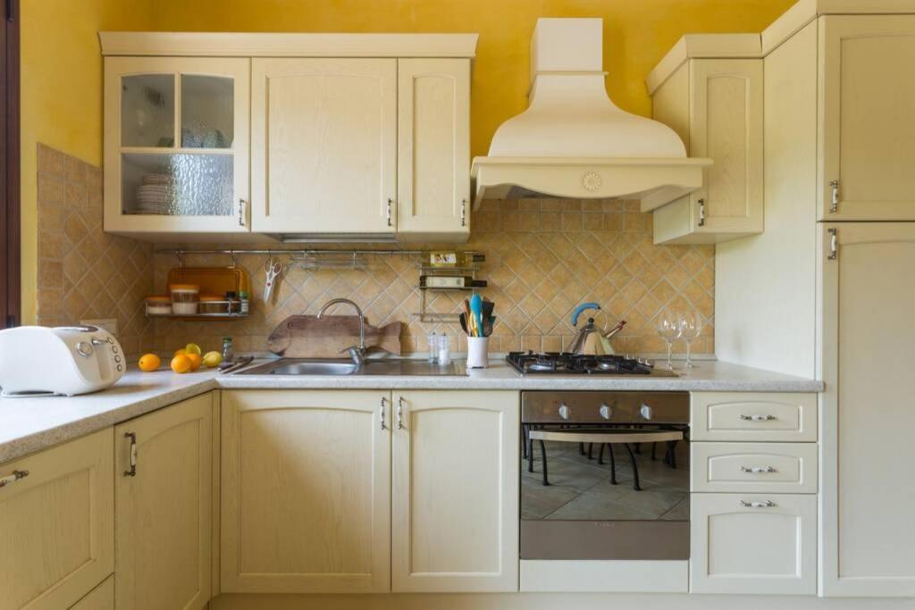 A Charming Country Cottage + Bikes And Kayaks Bosa Exterior photo